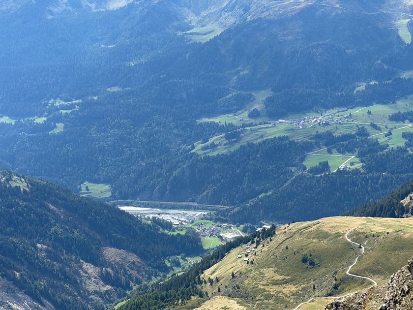 Tiefblick nach Airola