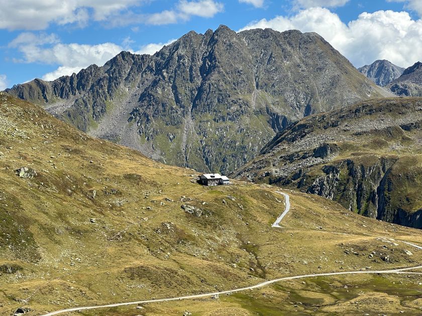 Foto dell'escursione 1.  Etappe des Vierquellenweges vom Oberalppass zur Vermigelhütte