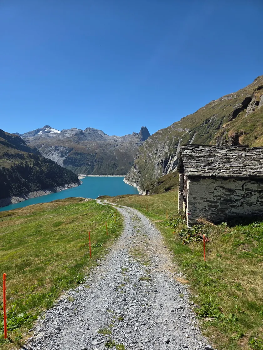 Wanderung Panoramaweg Vals-Gadastatt zum Zervreila-See